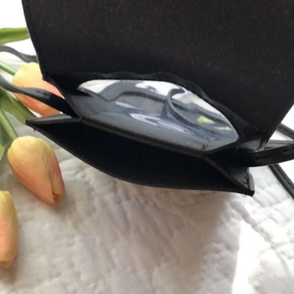 NWOT Crossbody Phone Bag 🌷 - Picture 4 of 4